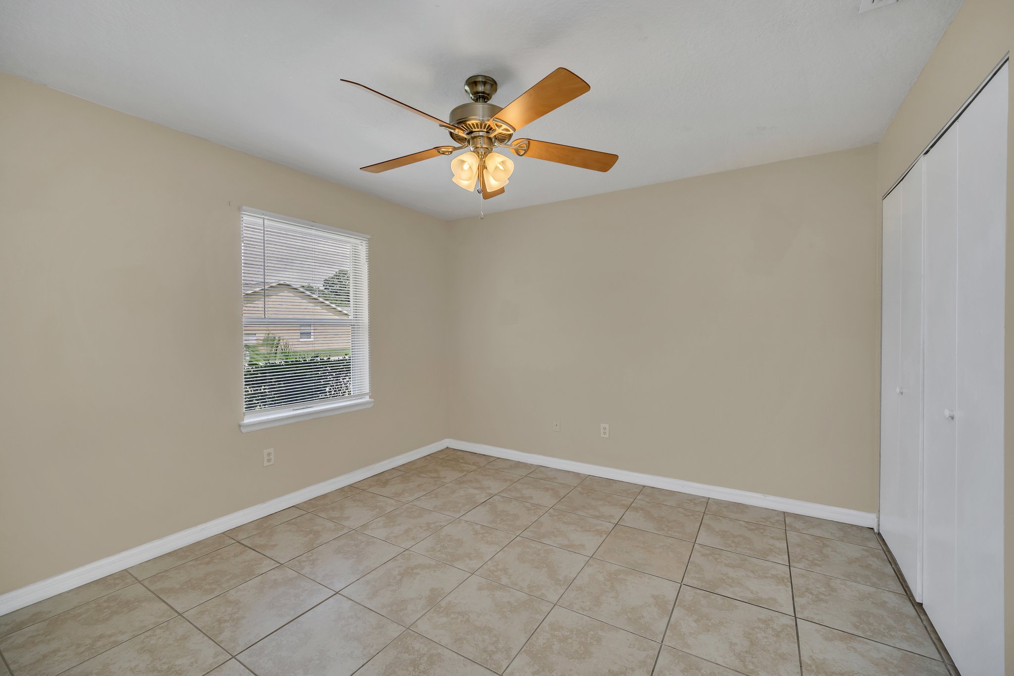 Bedroom with ceiling fan